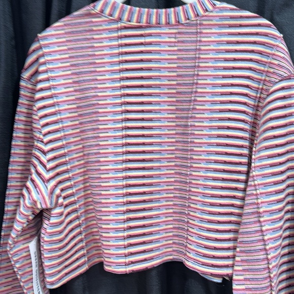 Urban Outfitters cropped sweater NWT - Picture 3 of 7